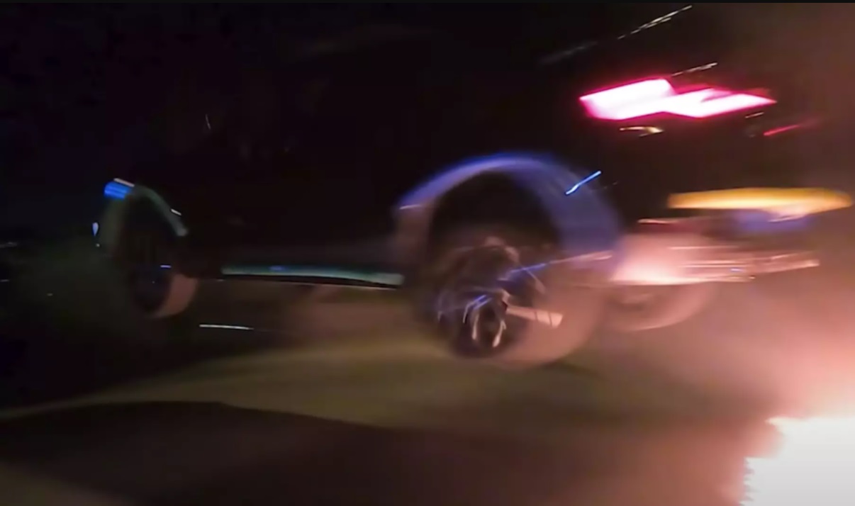 daryo.uz - BMW Х2 эгаси Tesla’нинг қиялик бўйлаб машҳур сакрашини қайтарди (видео)