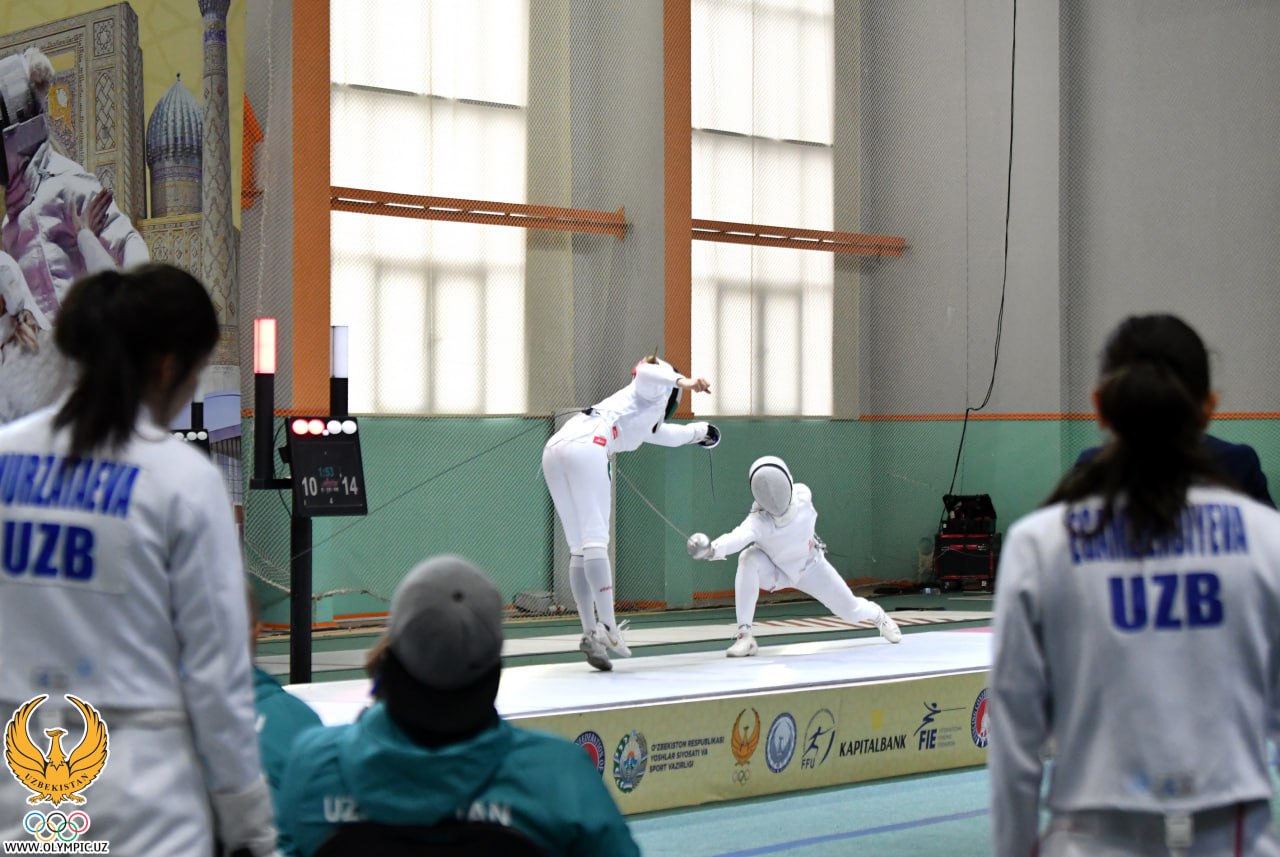kun.uz - Сборная Узбекистана завоевала 16 медалей чемпионата Азии по фехтованию.
