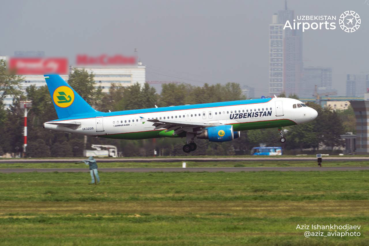 kun.uz - Летевший в Наманган самолет совершил экстренную посадку в Ташкенте.